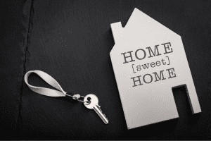 Home sweet home keyring with a key